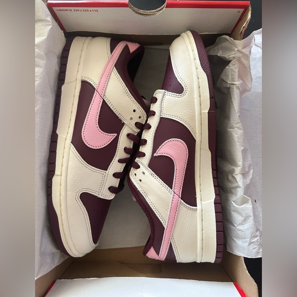 Nike dunk low retro PRM men’s size 10 Valentine’s Day - Picture 4 of 5